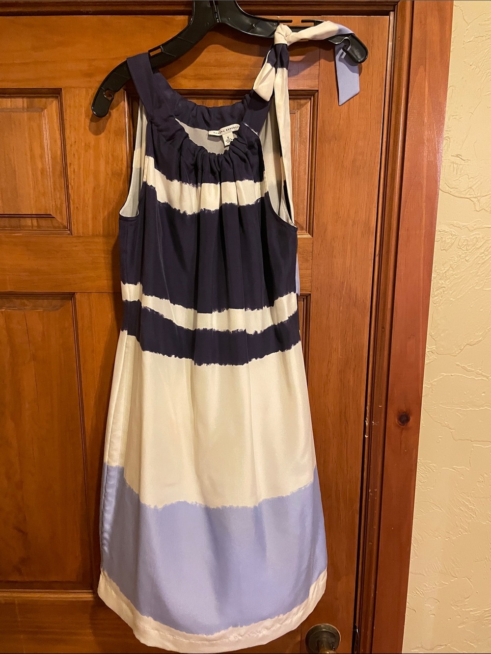 Banana Republic summer dress.  Size 6 and in great condition.